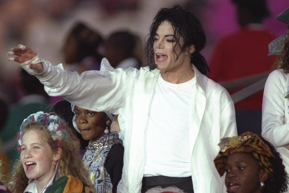Michael Jackson Fans Pay Tribute To Icon On 12th Anniversary Of His Death Celebritytn N1 Official Stars People Magazine