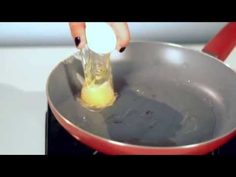 Comment casser un œuf d'oie ? (Celebrity Exclusive)