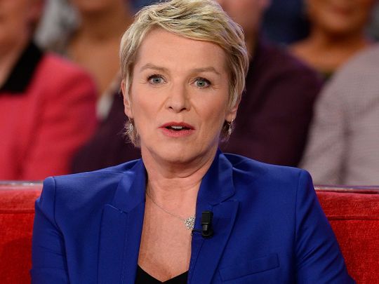 Comment contacter Élise Lucet France 2 ? (Celebrity Exclusive)