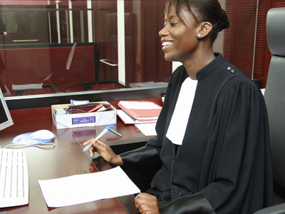 Comment devenir greffier de justice ? (Celebrity Exclusive)