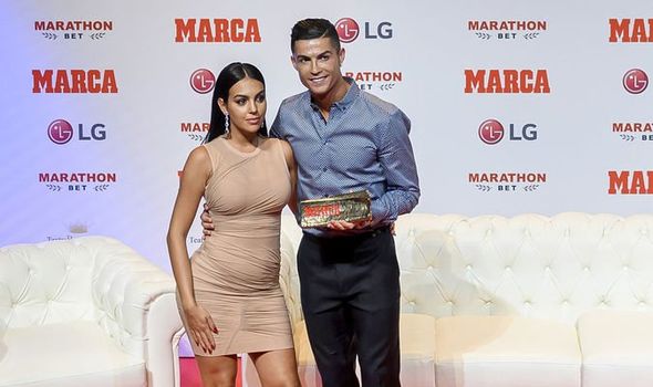 How did Georgina met Ronaldo? (Celebrity Exclusive)