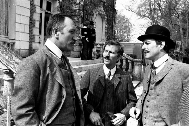 Où a été tourné le feuilleton Châteauvallon ? (Celebrity Exclusive)