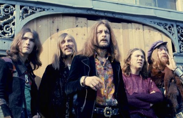 Quel est le nom du chanteur surnommé la tortue ? (Celebrity Exclusive)