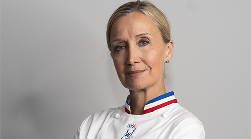 Qui est claire dans Ici tout commence ? (Celebrity Exclusive)