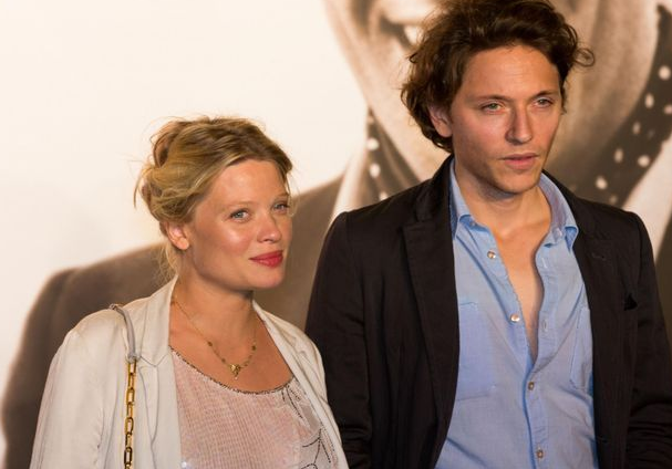 Qui est en couple avec le chanteur Raphaël ? (Celebrity Exclusive)