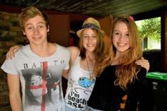 Why did 5SOS almost break up? (Celebrity Exclusive)