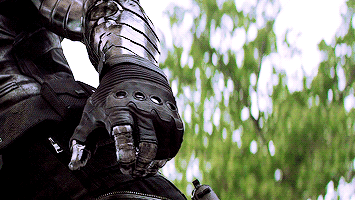 Can Bucky feel his metal arm?