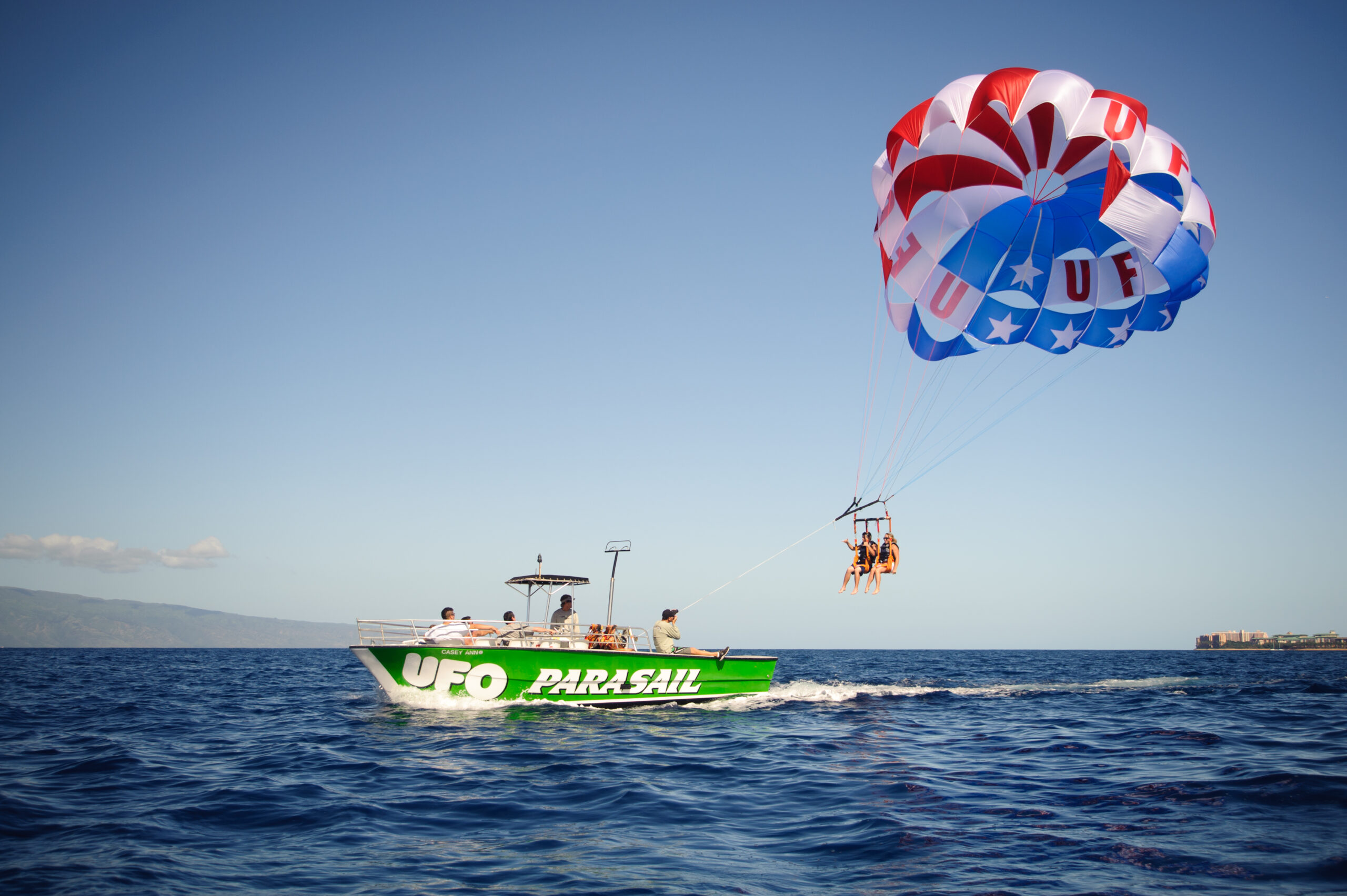 Can you fall out of parasail harness?