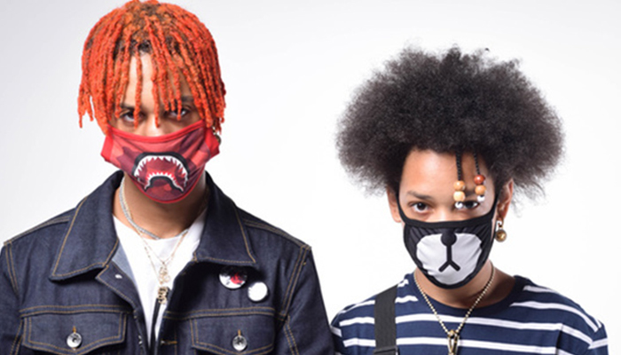 Do Ayo and Teo have girlfriends?