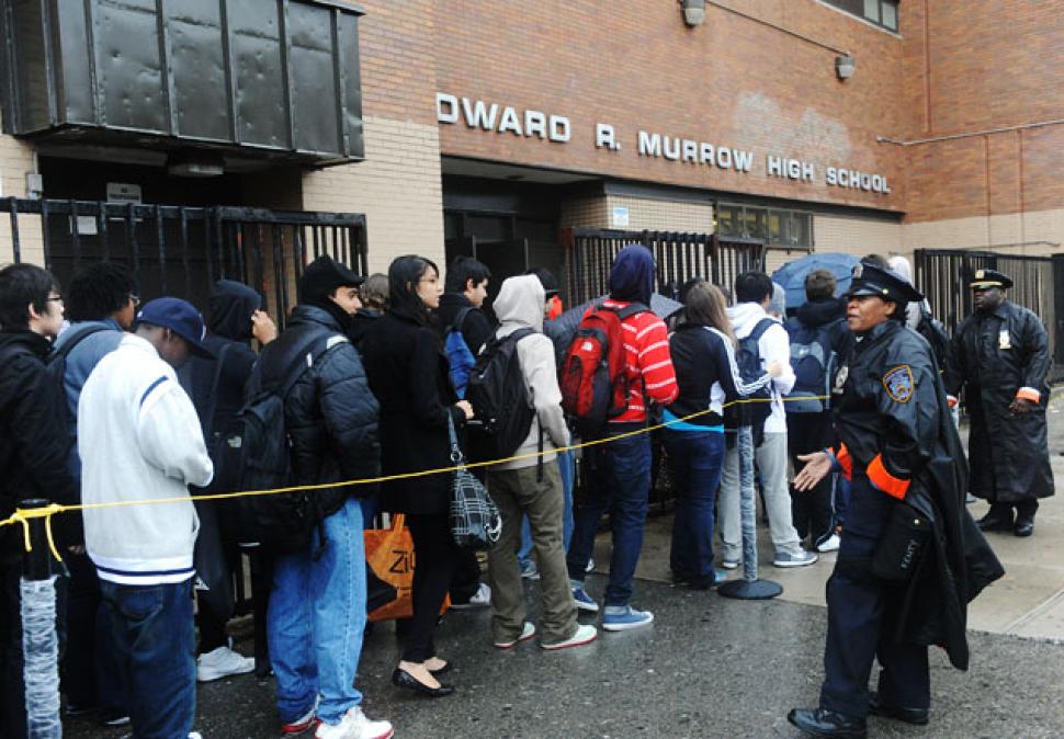 Does FDR High School have metal detectors?