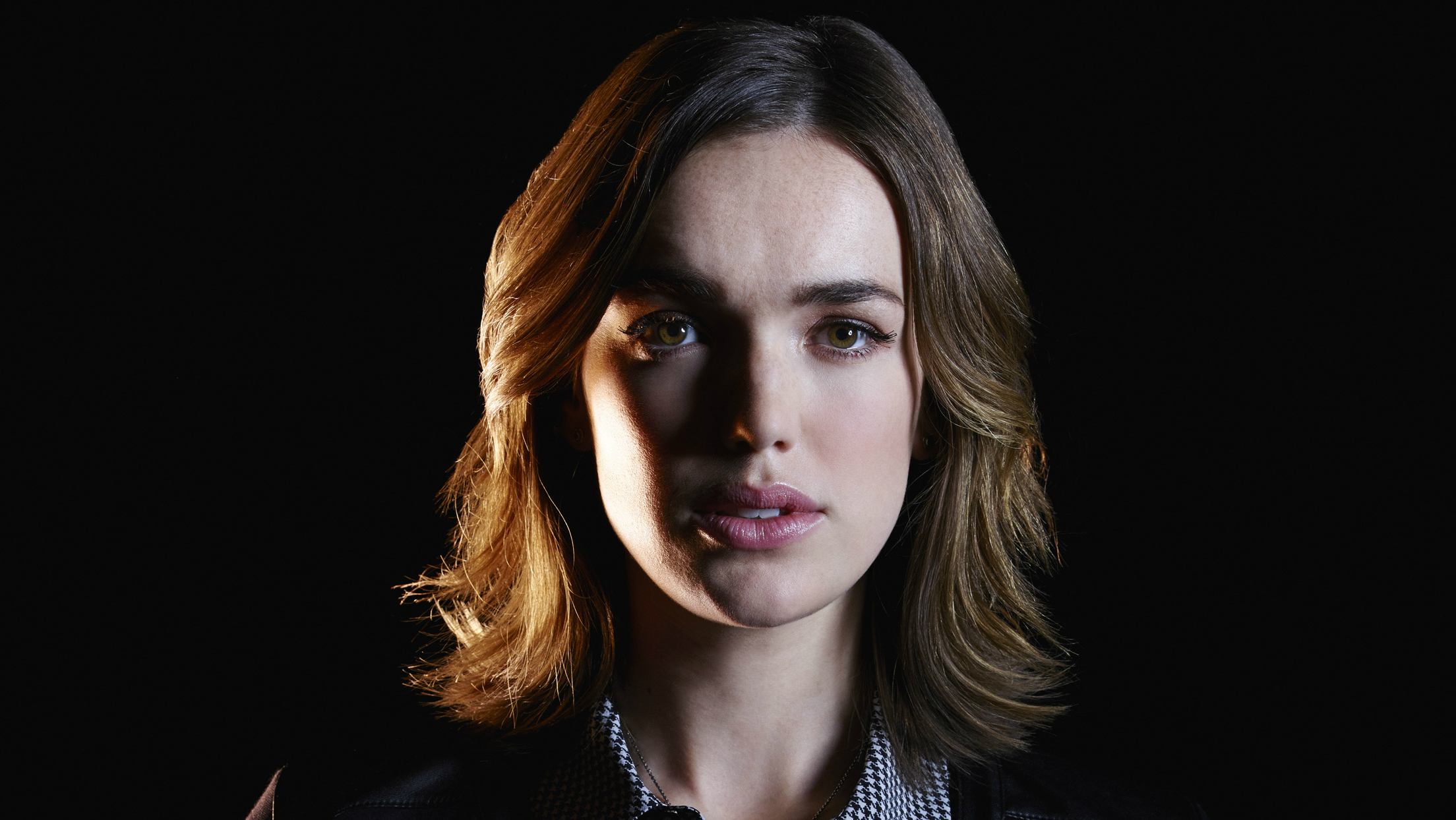 Does Jemma Simmons have powers?
