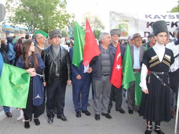 How many Albanian are in Turkey?