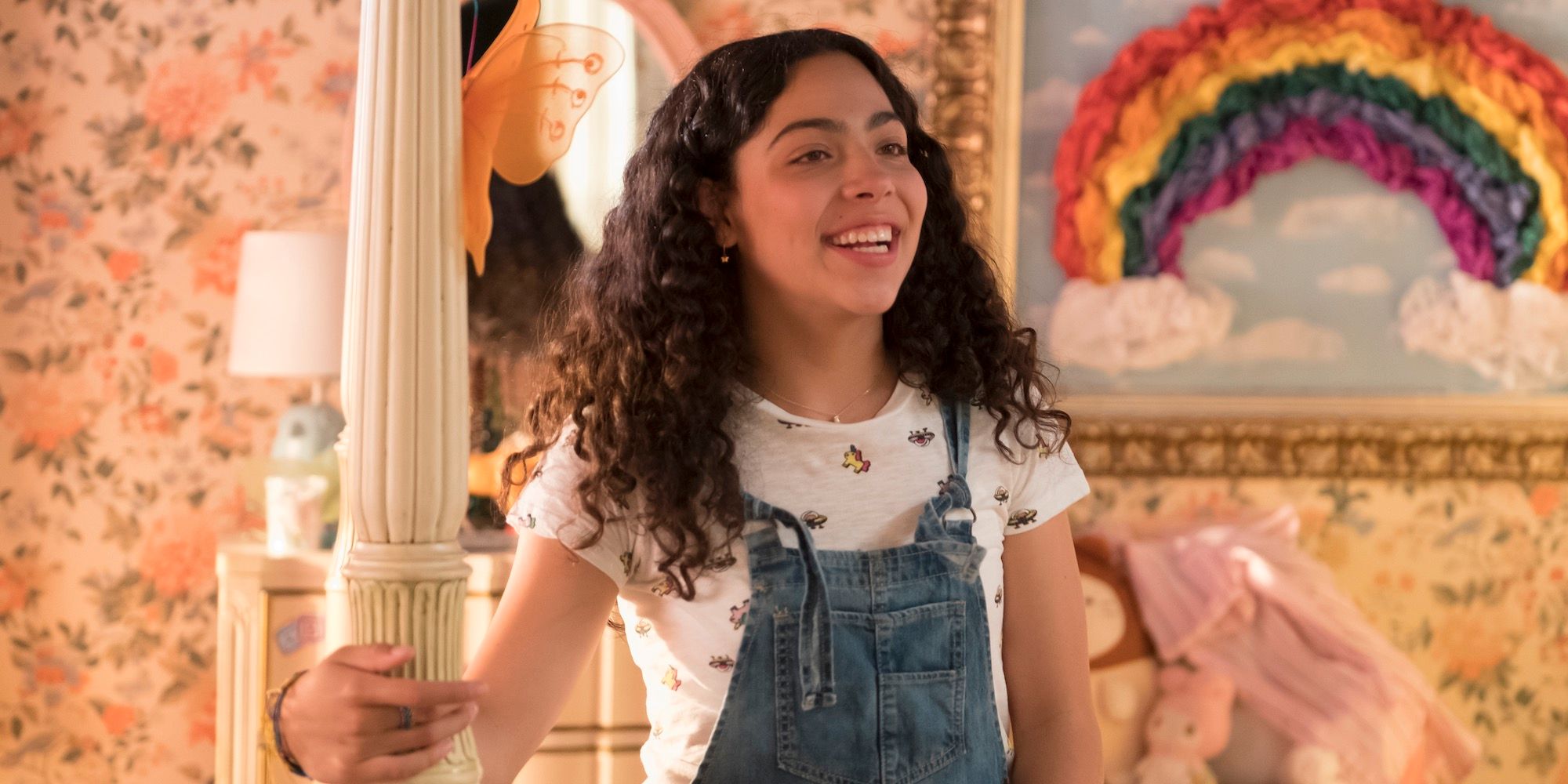 How old is Molly Hayes in runaways?