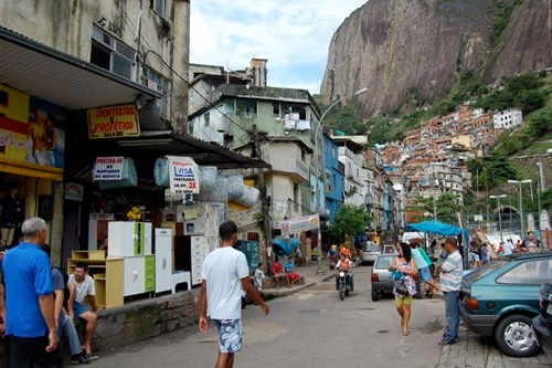 Is Rocinha safe to visit?
