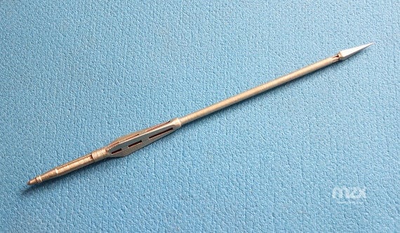 Is Yondu's arrow made of vibranium?