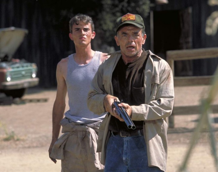 What happened to the other students in Jeepers Creepers 2?