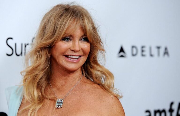 What Is Goldie Hawn S Real Name Celebrity Tn N°1 Official Stars And People Magazine Wiki