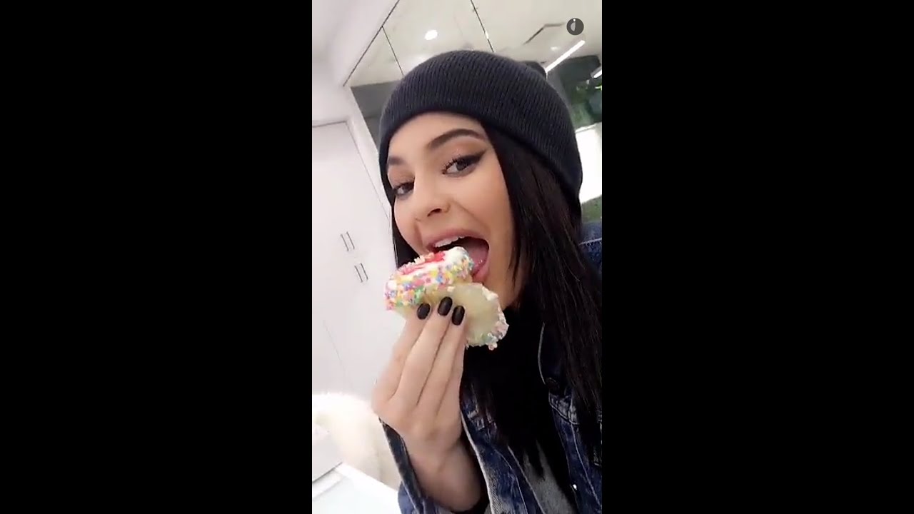 Where does Kylie Jenner go out eating?