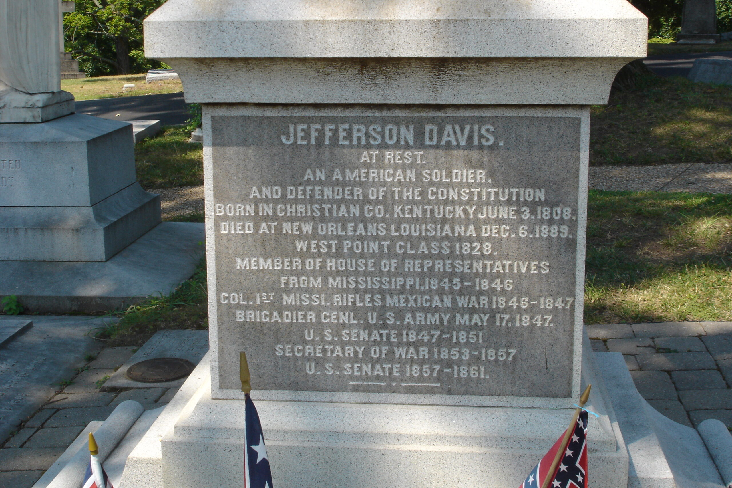Where is Jefferson Davis's grave?