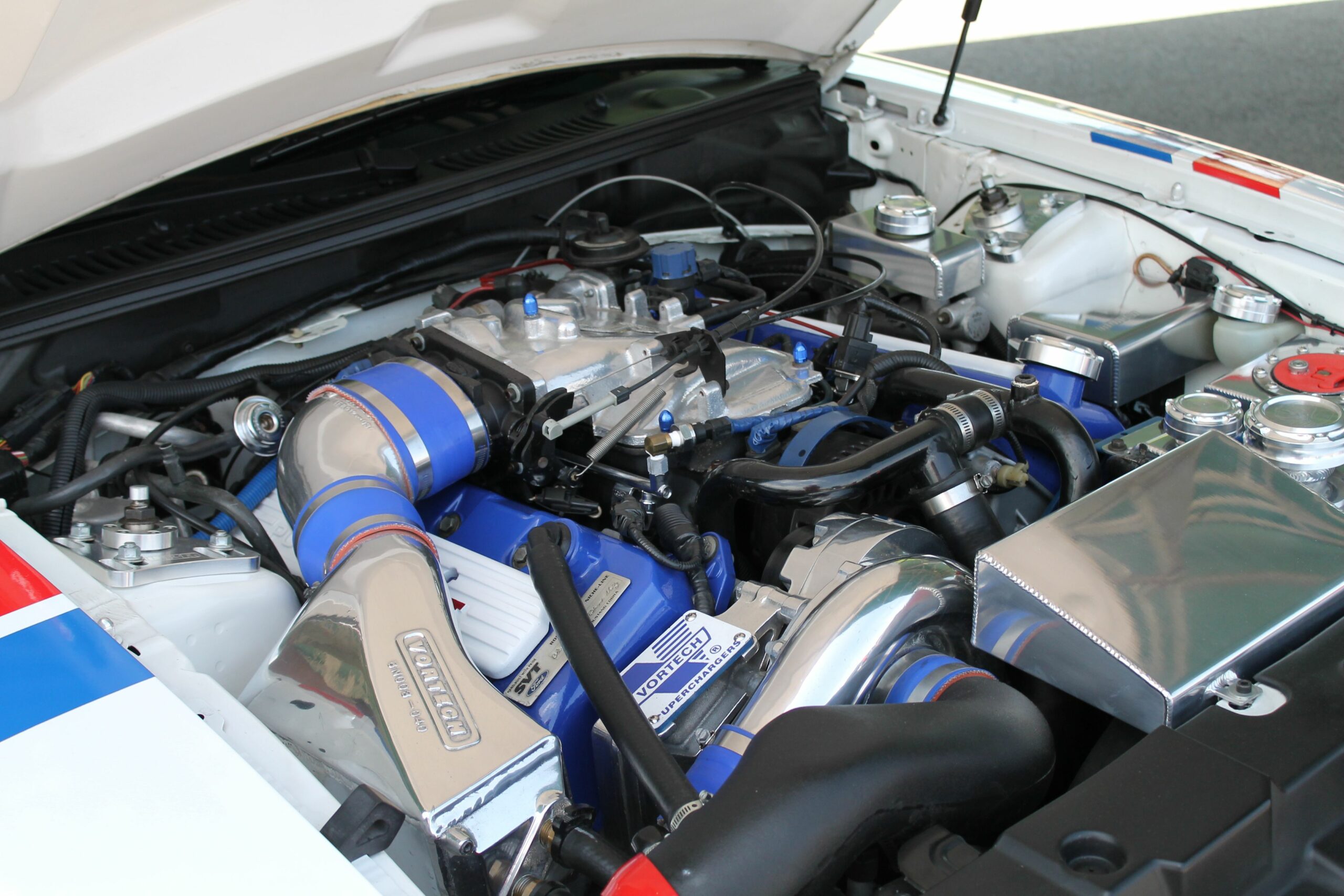 Which Lincoln has the Cobra engine?