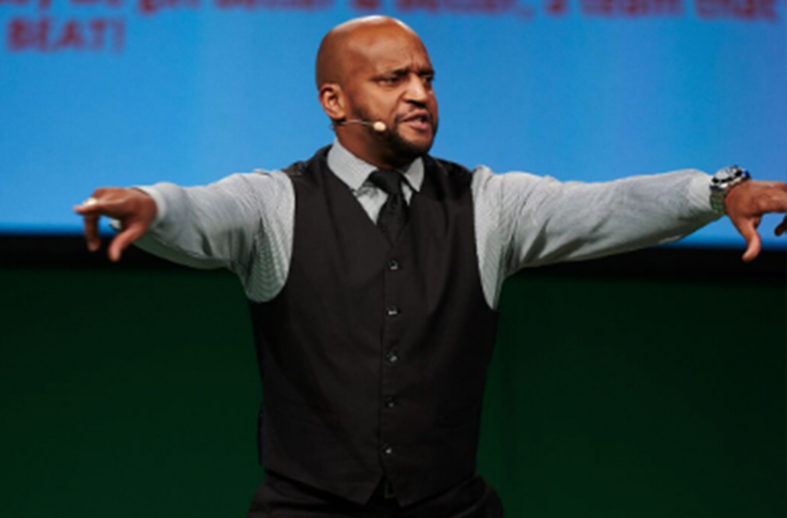 Who is Aaron Davis wife?