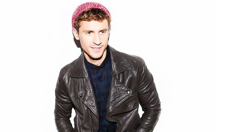 Who is Darcy's intern in Thor 2?