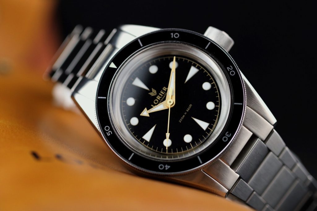 Who makes lorier watches?