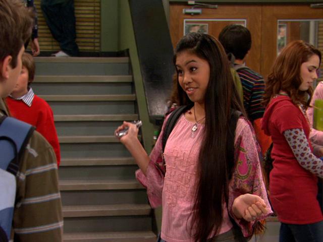 Who played Ashley on iCarly?