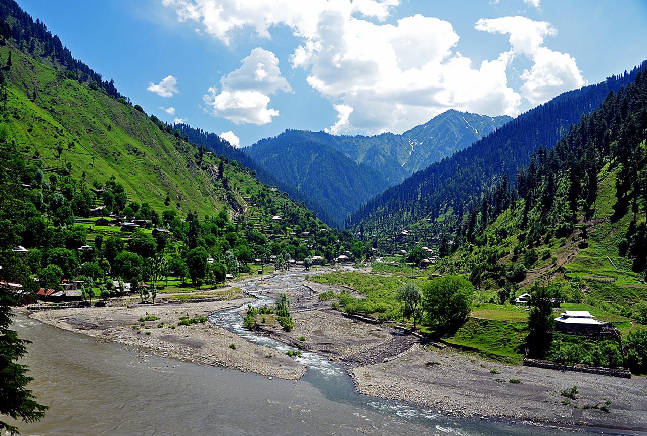 Who sold Kashmir to India?