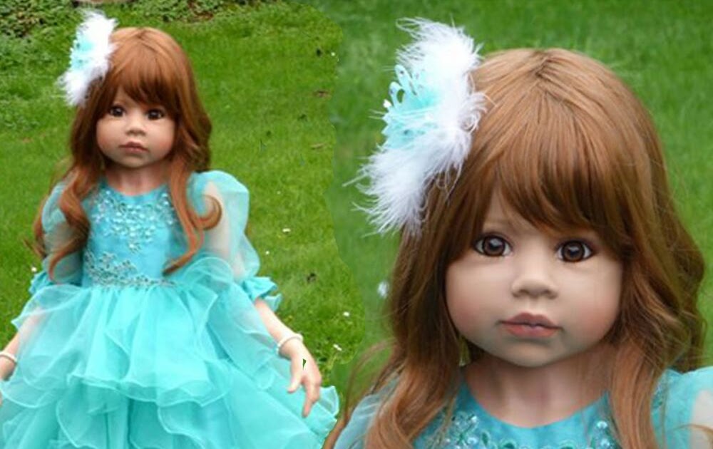 Why are Monica Rambeau's eyes blue?