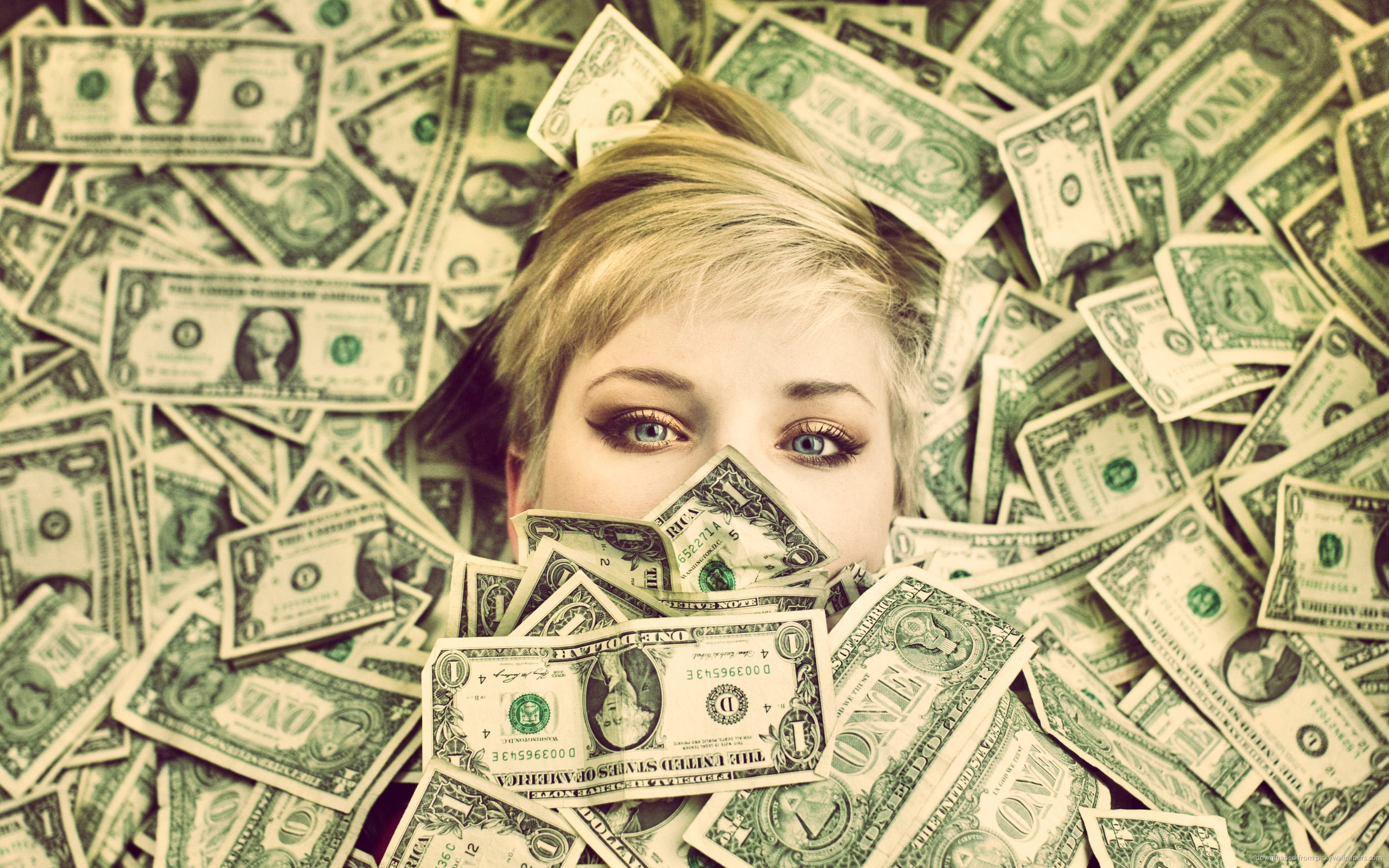 Why does girl Loki have a broken horn?