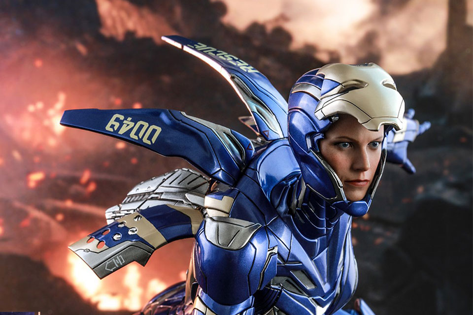 Why is Pepper Potts suit blue?